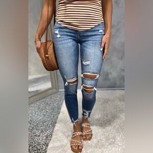 NEW ! KanCan Light Blue Distressed Skinny Jeans
